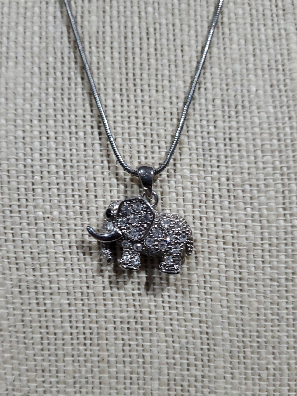 Silver Tone Elephant Pendant Necklace Sparkle Shimmer Shiny Safari Animal Zoo